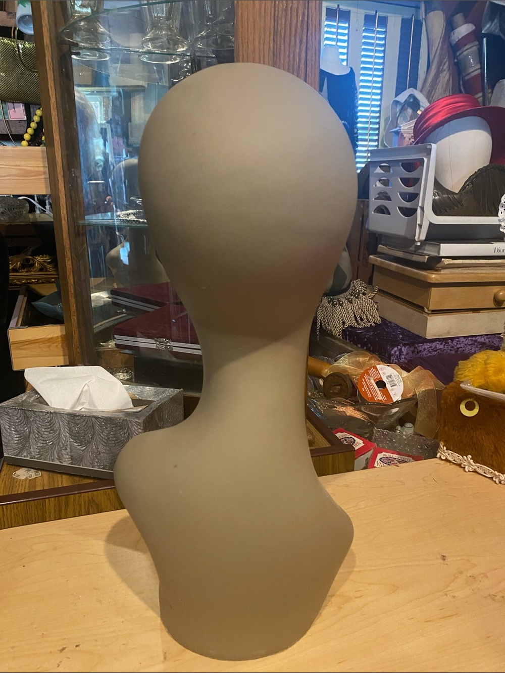 Unbranded Women's Display Mannequin Head in Olive Green - Picture 2 of 2